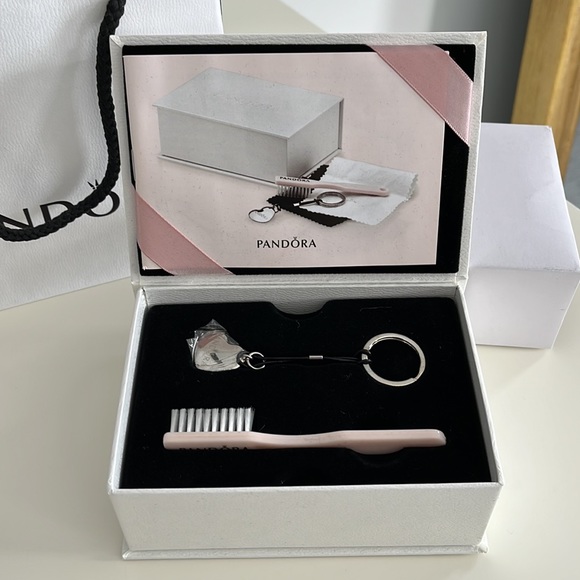 Pandora’s keychain and cleaning brush 😎 - Picture 3 of 4